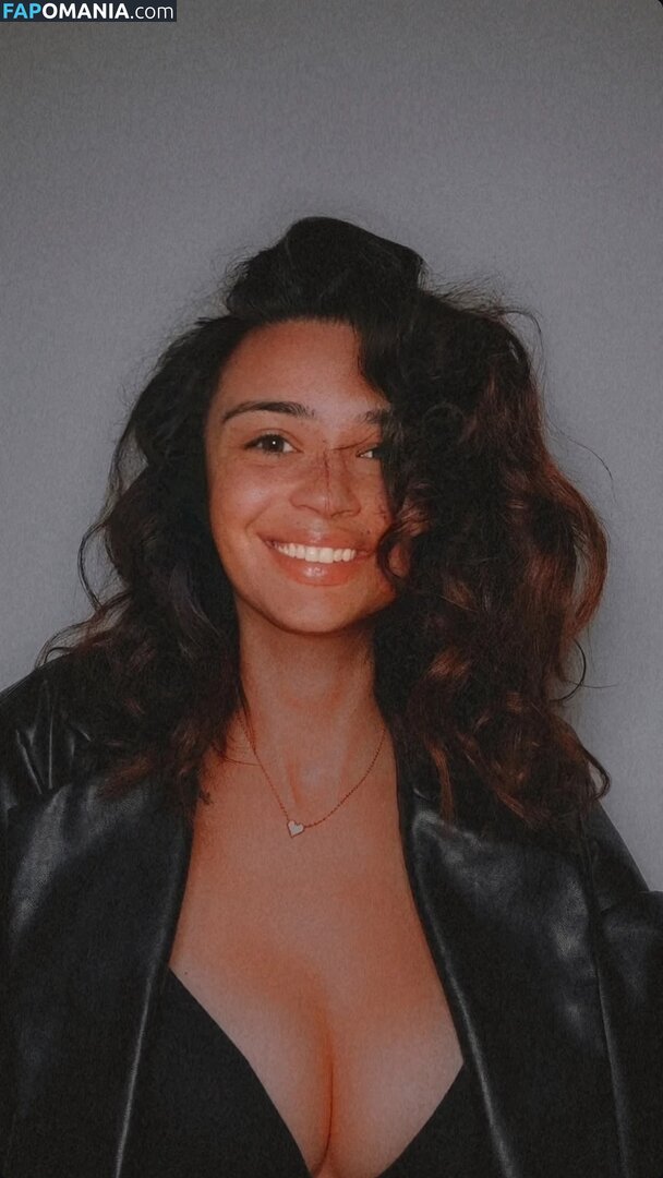 Alexandra Paixão / alexandrapaixao95 / coraline1995 Nude OnlyFans  Leaked Photo #2