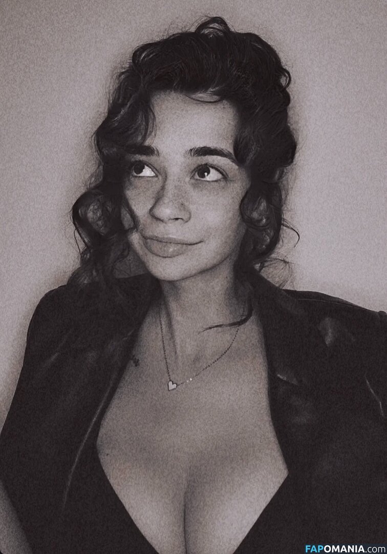 Alexandra Paixão / alexandrapaixao95 / coraline1995 Nude OnlyFans  Leaked Photo #4