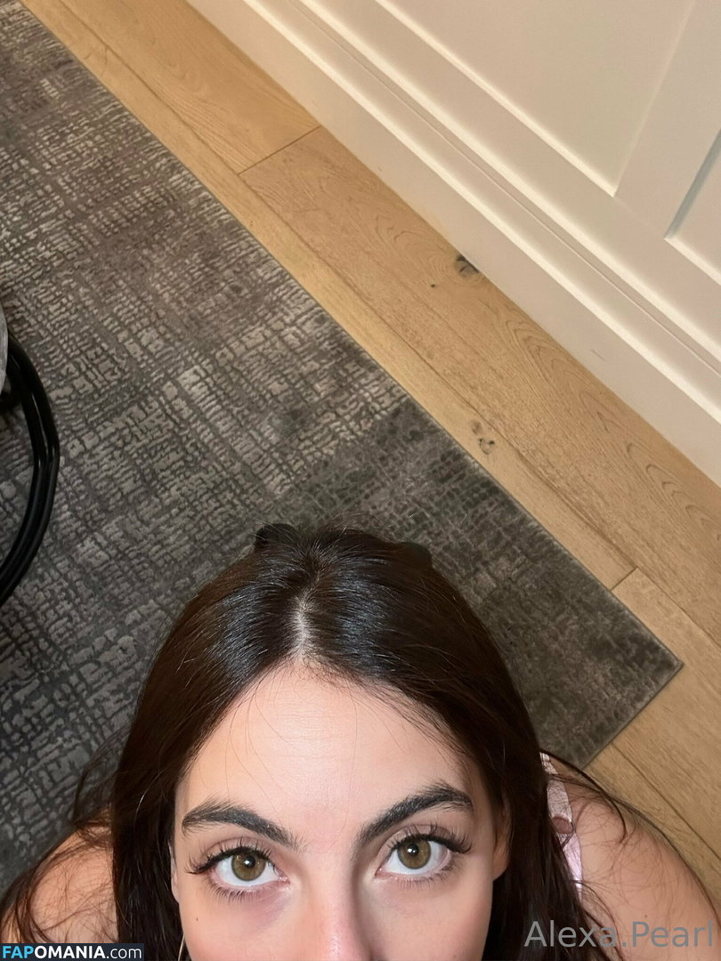 alexapearl / alexasxlife Nude OnlyFans  Leaked Photo #9