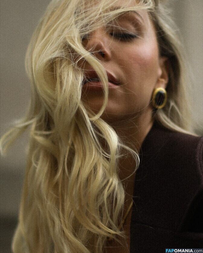 Alexis Ren / alexisren / alexisreng / alexxissren Nude OnlyFans  Leaked Photo #1024