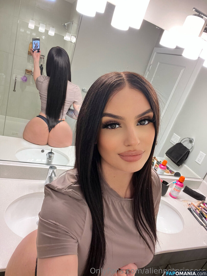 AlienPotPrincess / _alienpotprincess_ Nude OnlyFans  Leaked Photo #8