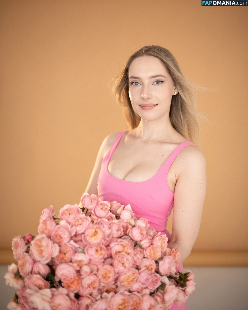 Alissa Strekozova / alissaofficial_ Nude OnlyFans  Leaked Photo #8