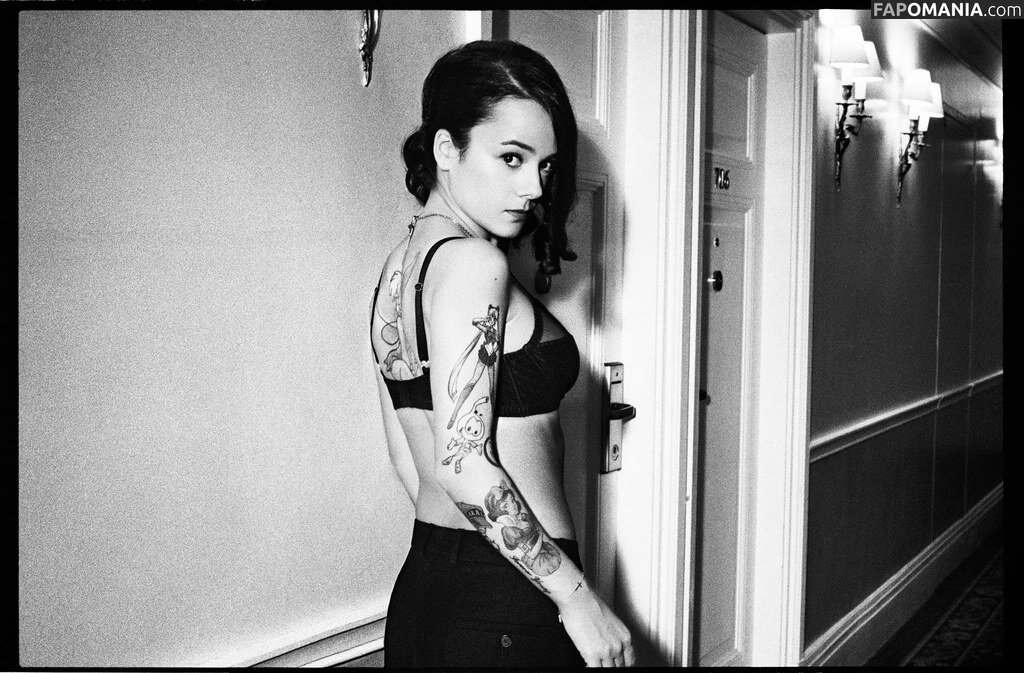 Alizee / alizeeofficiel / alizeesanzeth Nude OnlyFans  Leaked Photo #17