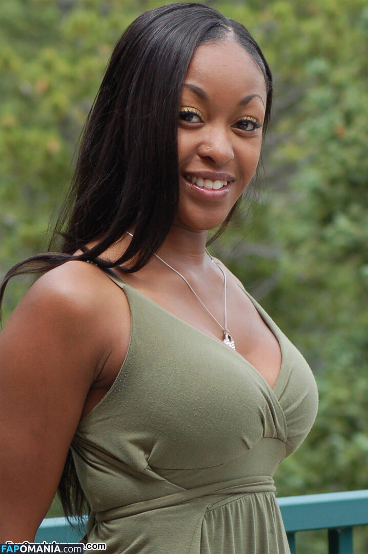 Amber Avenue Nude OnlyFans  Leaked Photo #8