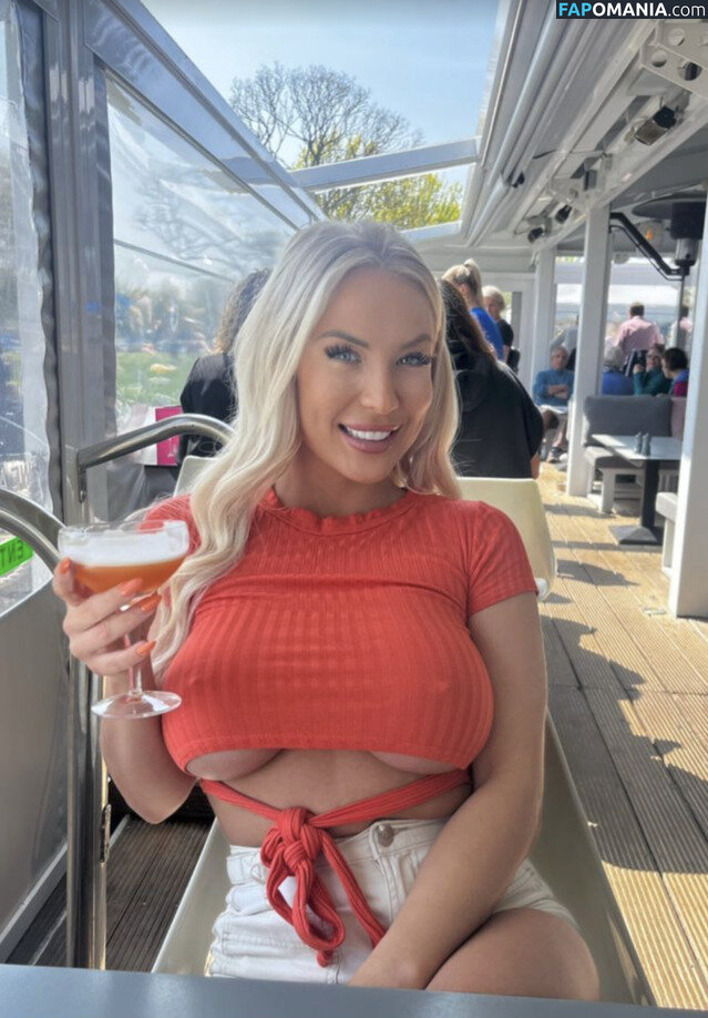 Amber McCall / ambermccallxoxx Nude OnlyFans  Leaked Photo #1