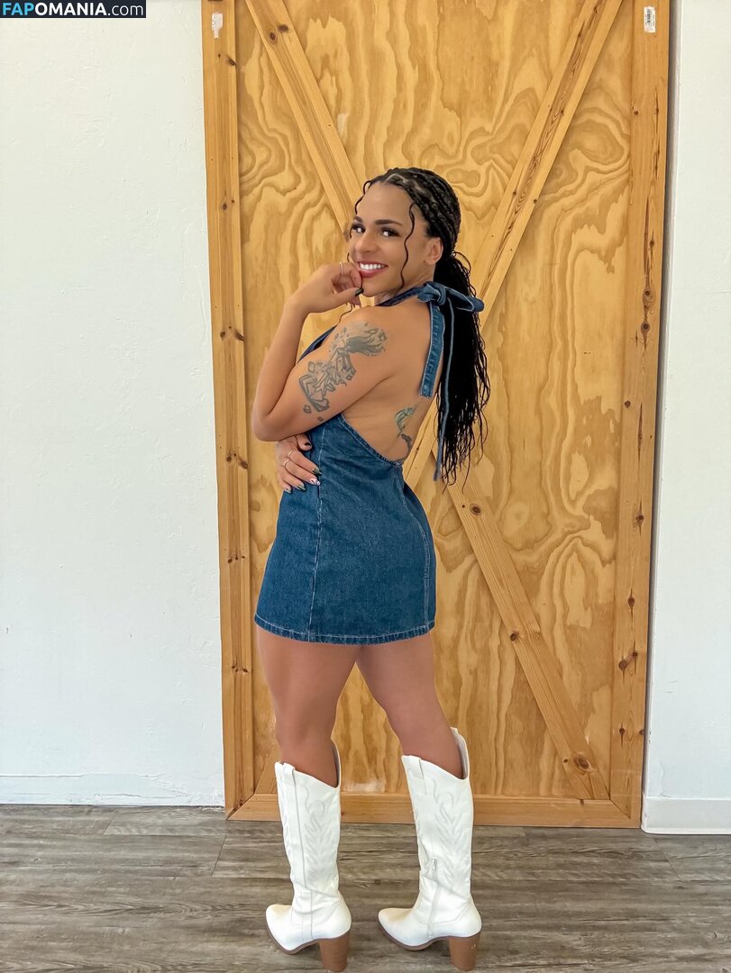 Amber Reacts / amber walker / ambercharity5 Nude OnlyFans  Leaked Photo #10