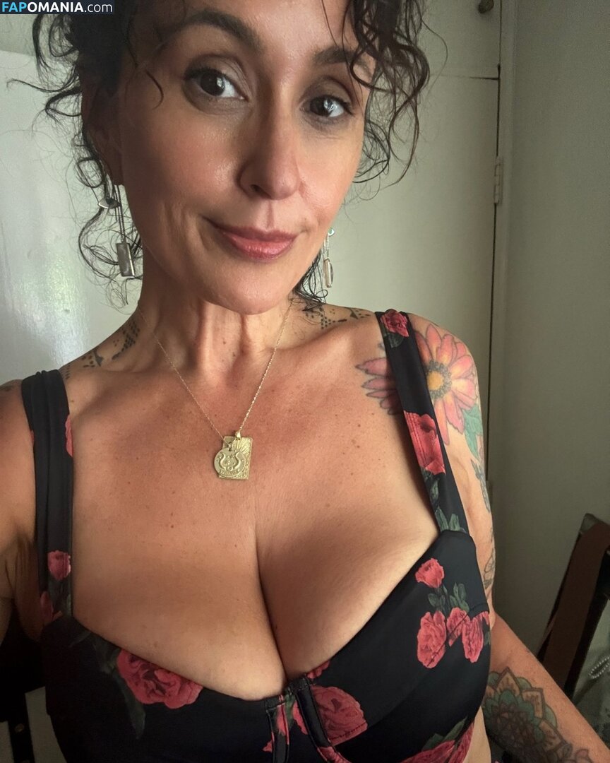 Amelia Linda MacQueen / i.am.macqueen Nude OnlyFans  Leaked Photo #2