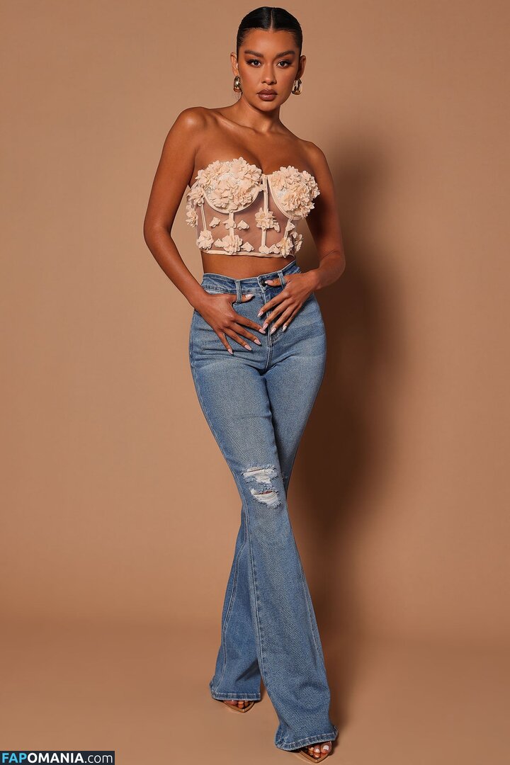 Amelia Rose Nude OnlyFans  Leaked Photo #2