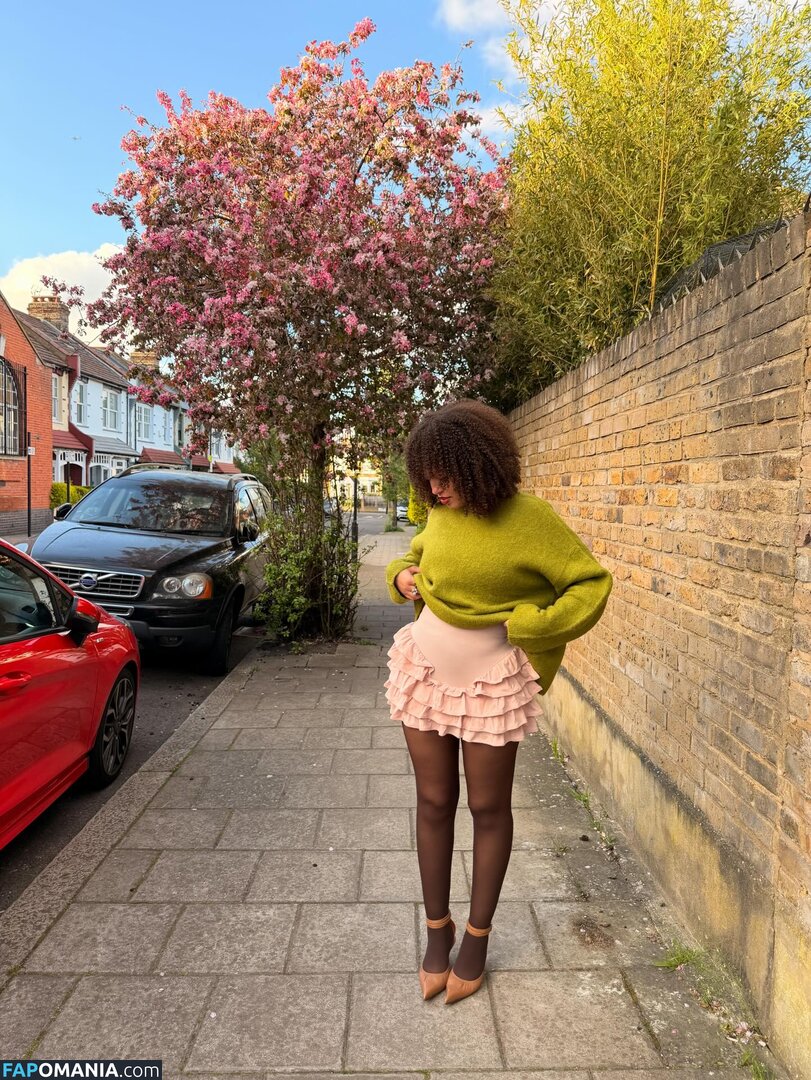 AmyMoretsele Nude OnlyFans  Leaked Photo #2