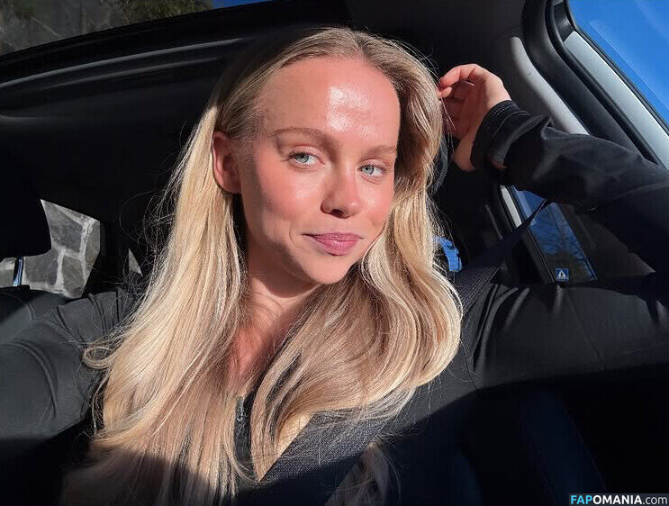 Andrea Rooth / andrea.rooth Nude OnlyFans  Leaked Photo #1