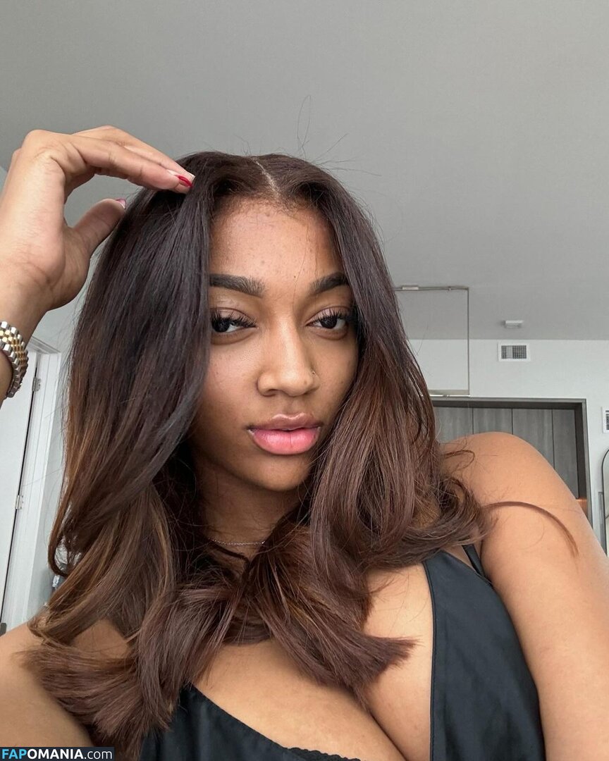 Angel Reese / Reese10Angel / angelreese10 / angelreesecenter Nude OnlyFans  Leaked Photo #17