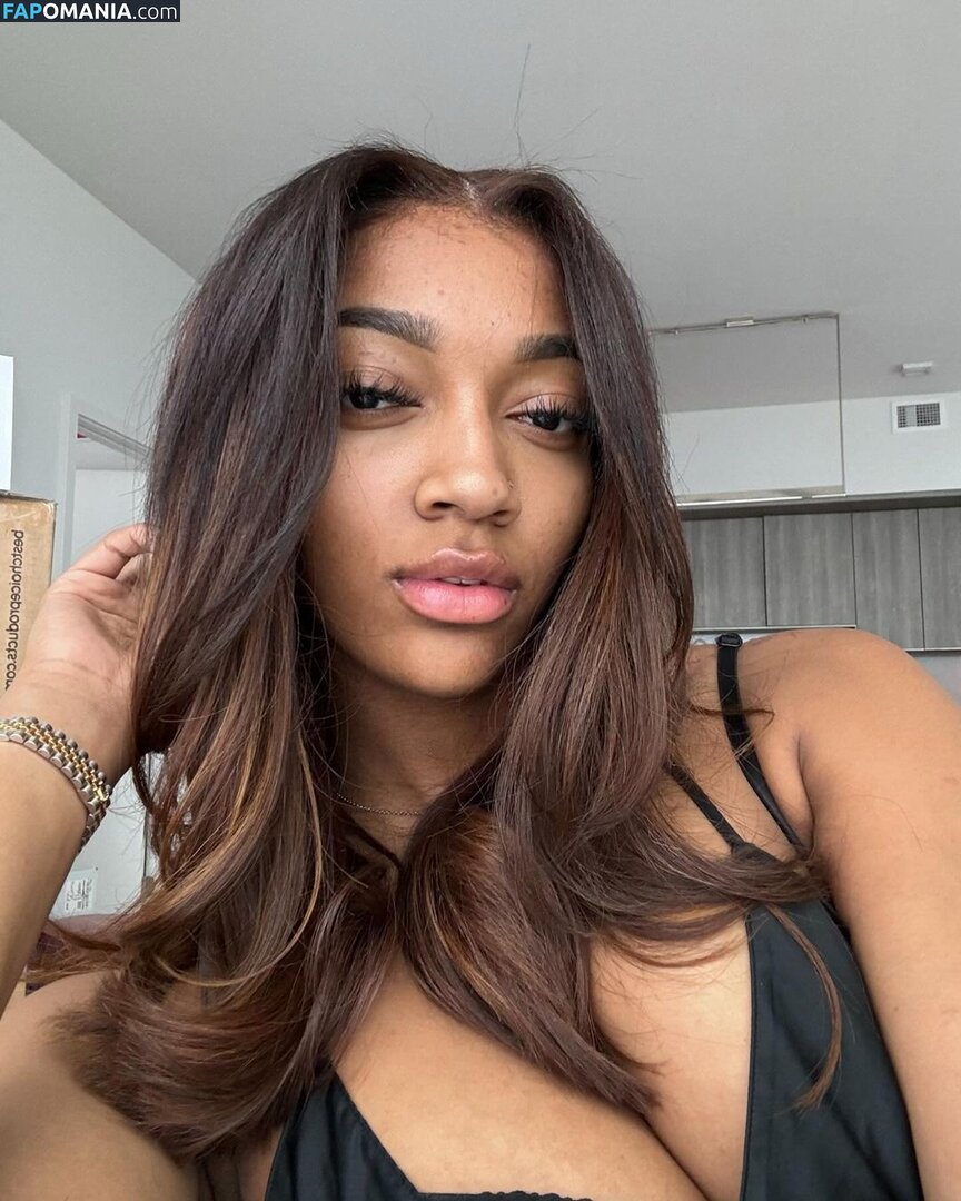 Angel Reese / Reese10Angel / angelreese10 / angelreesecenter Nude OnlyFans  Leaked Photo #19