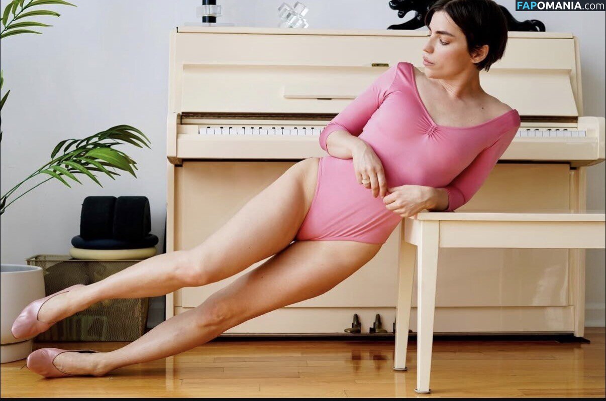 Angela Trimbur / angelatrimbur / angelatrimburdance Nude OnlyFans  Leaked Photo #25