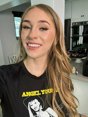 angelyoungsxxx