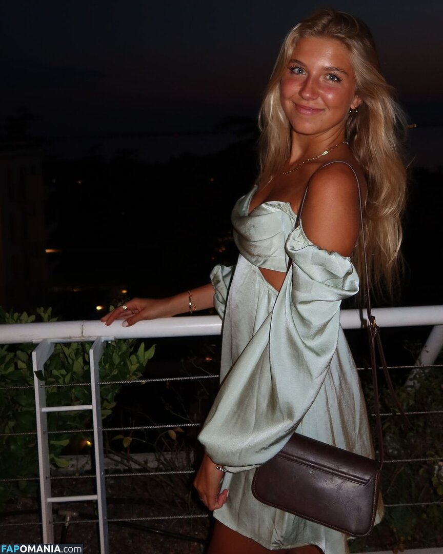 Aniela Leon / anielaleon Nude OnlyFans  Leaked Photo #14