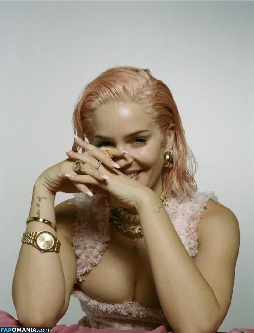 Annemarie / annemarie98 Nude OnlyFans  Leaked Photo #9