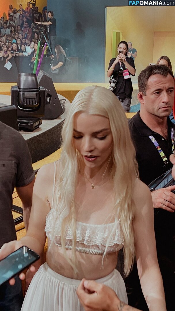 Anya Taylor-Joy / anyataylorjoy / taylorjoyvip Nude OnlyFans  Leaked Photo #2069