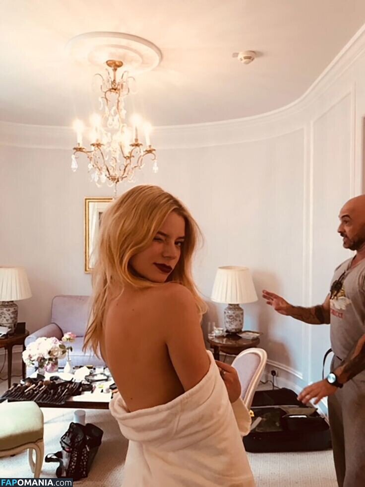 Anya Taylor-Joy / anyataylorjoy / taylorjoyvip Nude OnlyFans  Leaked Photo #2107