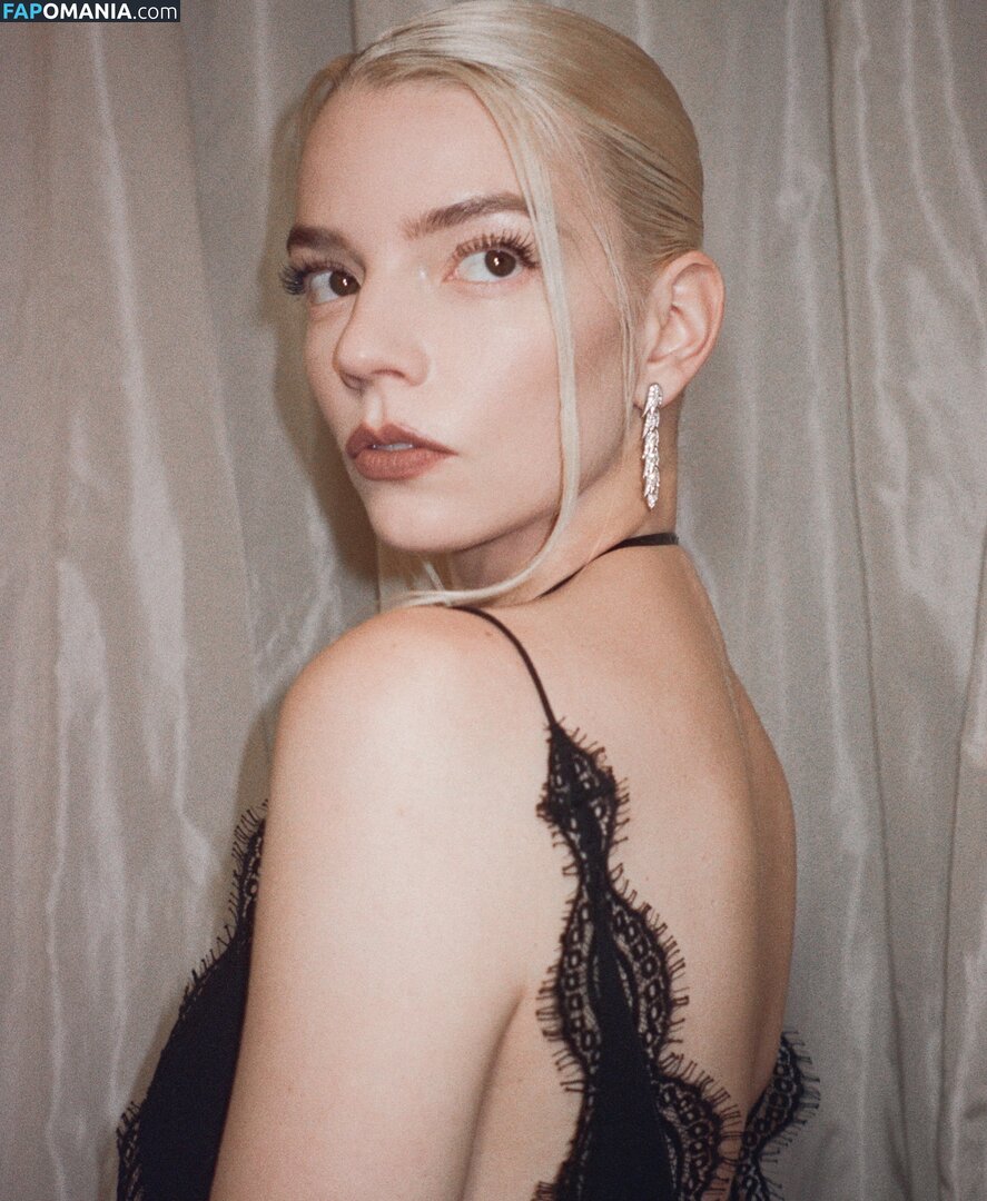 Anya Taylor-Joy / anyataylorjoy / taylorjoyvip Nude OnlyFans  Leaked Photo #2115
