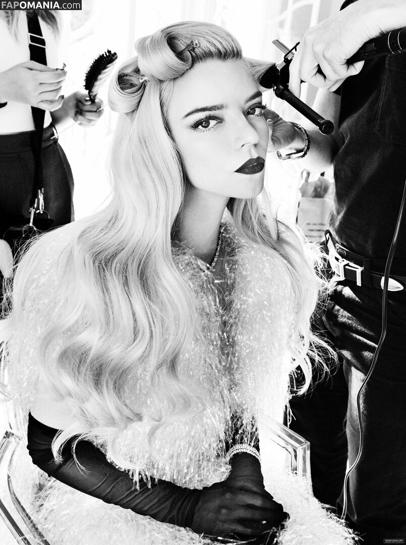 Anya Taylor-Joy / anyataylorjoy / taylorjoyvip Nude OnlyFans  Leaked Photo #2130