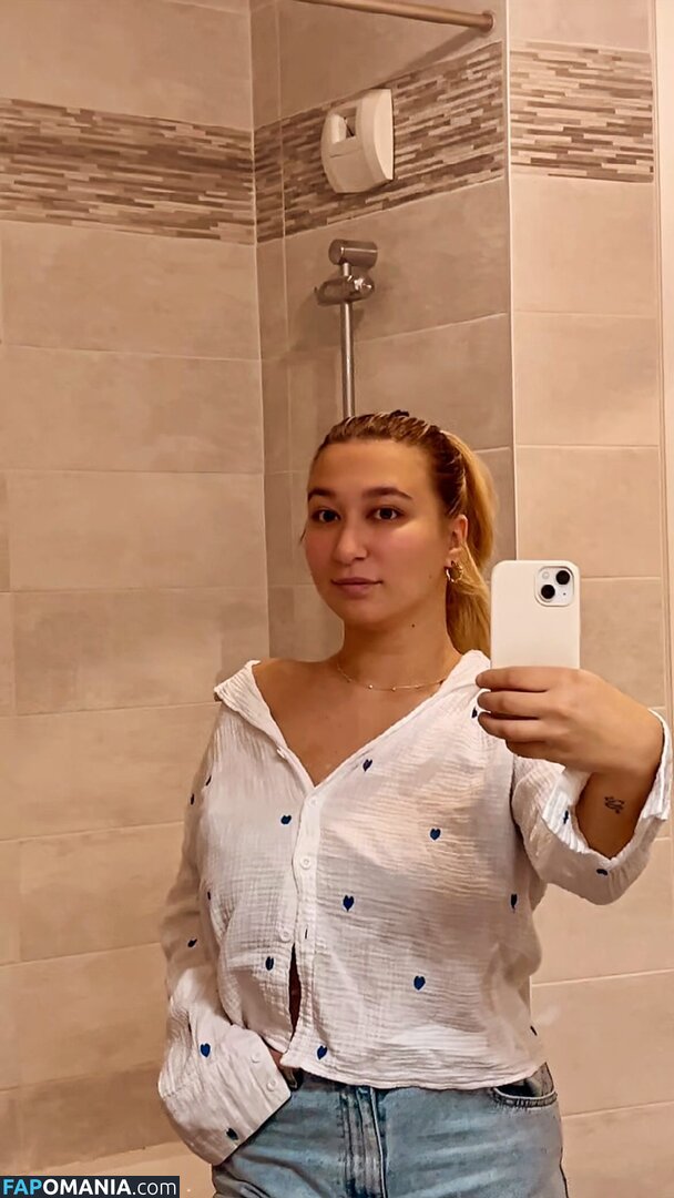 Apoline Perret / apolineprrt / shaniaperrett Nude OnlyFans  Leaked Photo #6