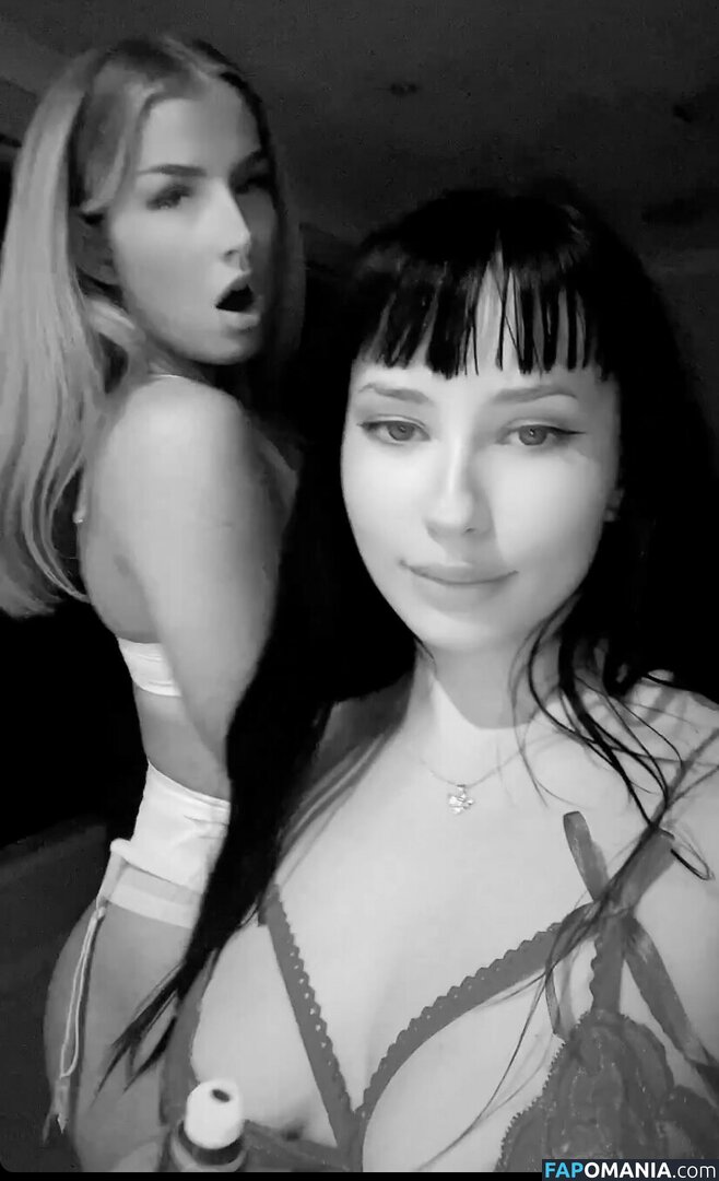 Aprilxo / _oshagracee_ Nude OnlyFans  Leaked Photo #5