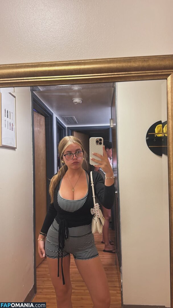 Ariana White / arianaawhite Nude OnlyFans  Leaked Photo #16