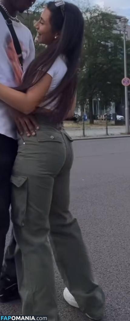 Asaliraniii Nude OnlyFans  Leaked Photo #9