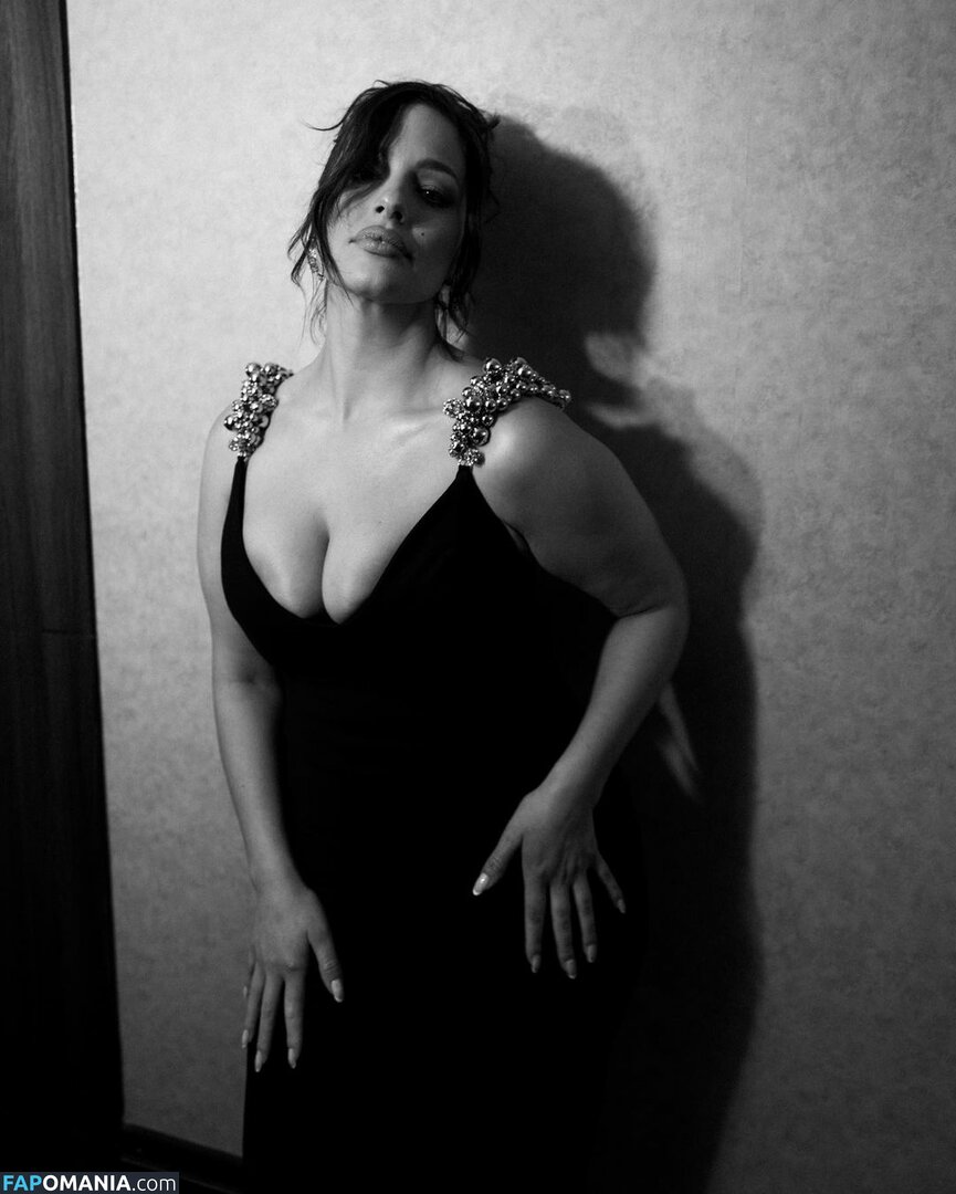 Ashley Graham Nude Leaked Photo #230