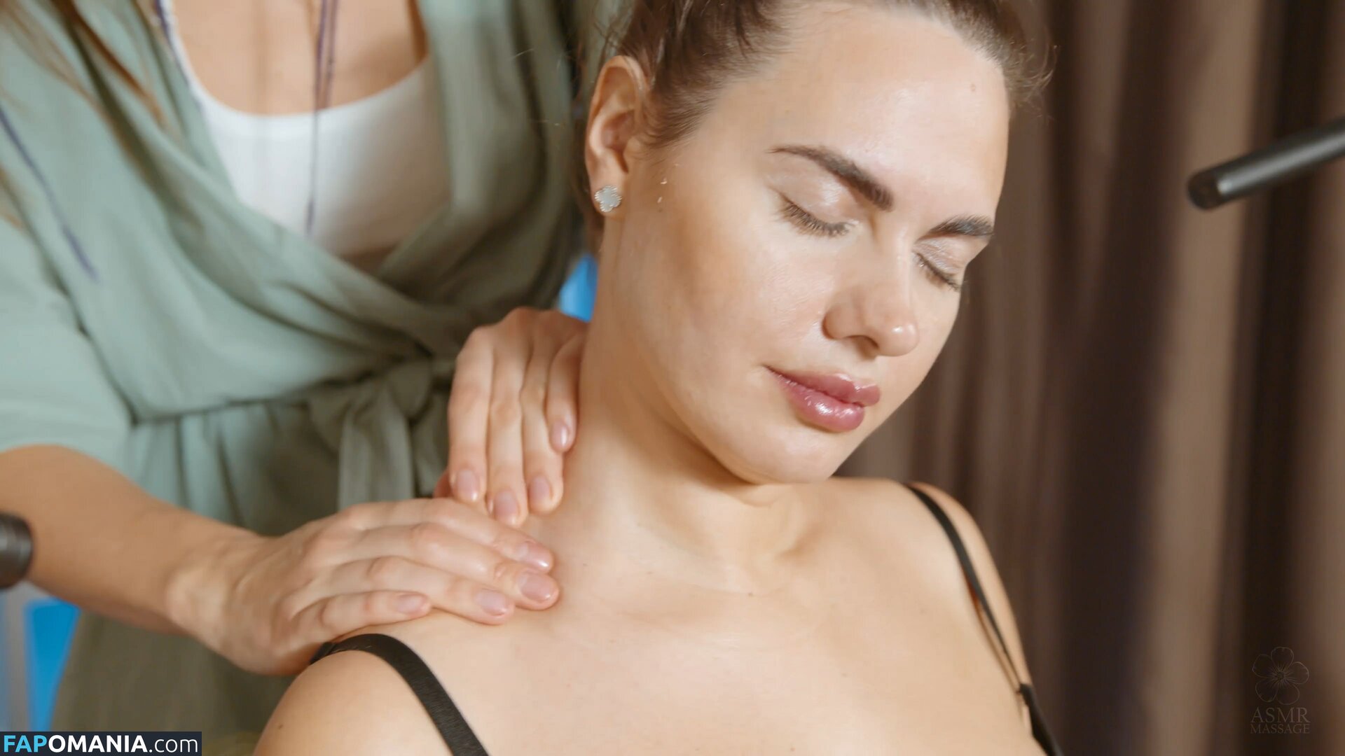 ASMR Massage / Lady Barbers - / asmrladybarbers / eliz.gry / massagevids Nude OnlyFans  Leaked Photo #217
