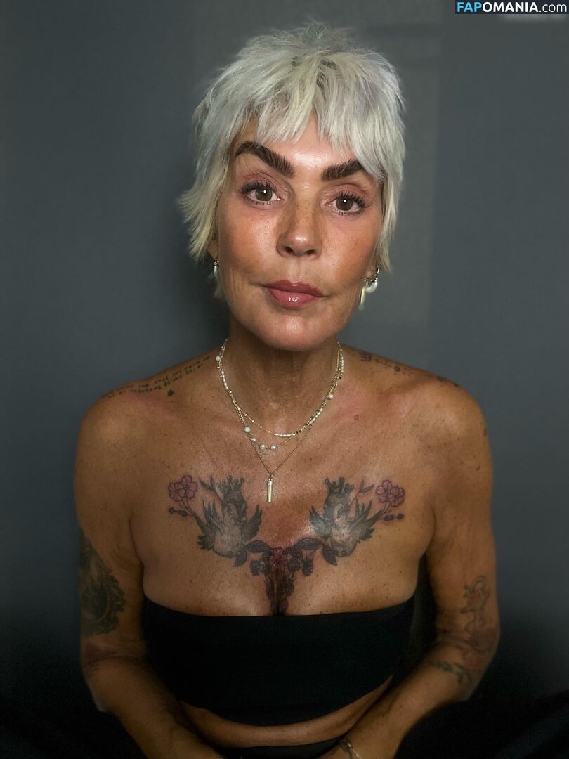Astrid Zeegen Holt / astridiwantyouinmylife Nude OnlyFans  Leaked Photo #11