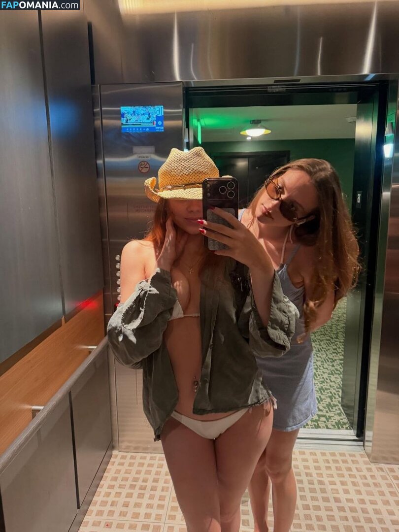 Aurorafoxxxx / scarlettaaurora / ursweetscar / yoursweetaurora Nude OnlyFans  Leaked Photo #14