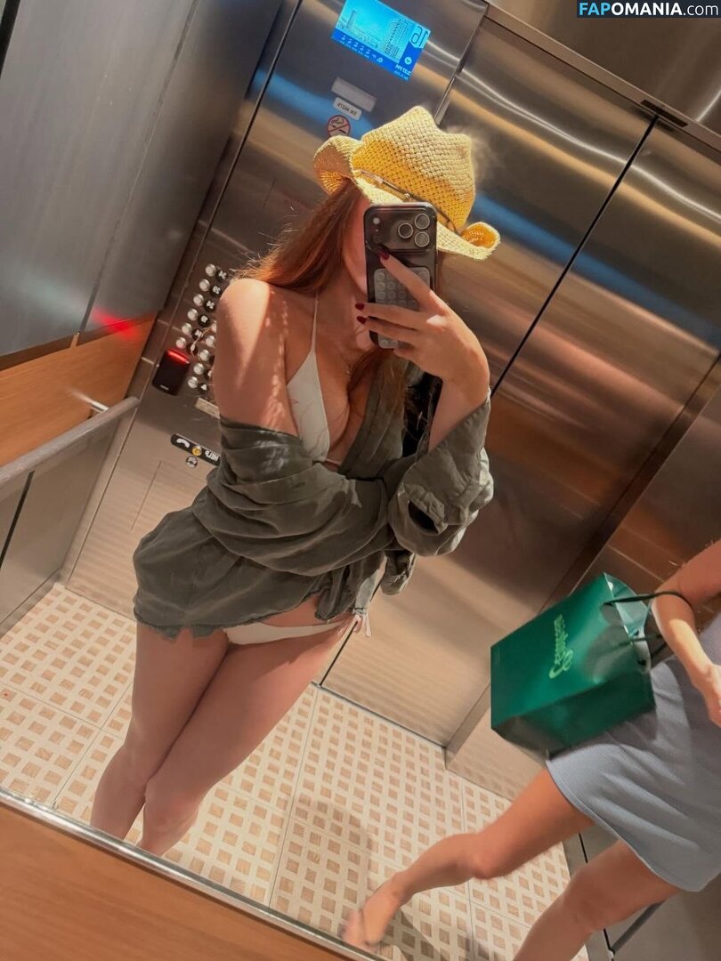 Aurorafoxxxx / scarlettaaurora / ursweetscar / yoursweetaurora Nude OnlyFans  Leaked Photo #15