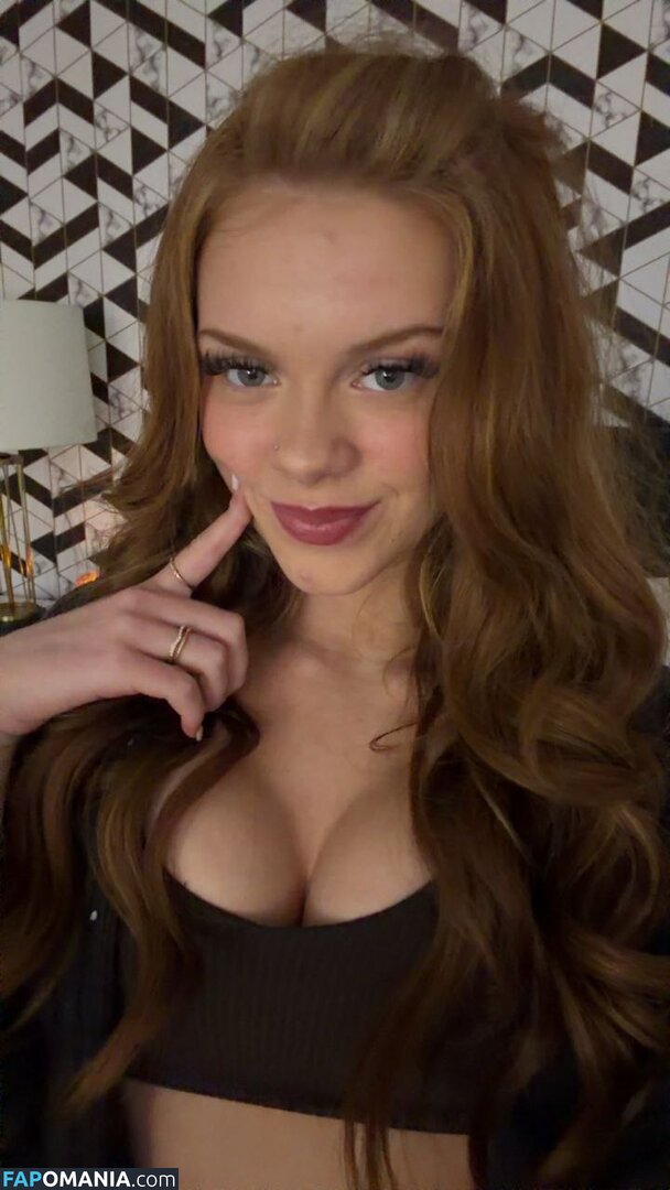 Aurorafoxxxx / scarlettaaurora / ursweetscar / yoursweetaurora Nude OnlyFans  Leaked Photo #16