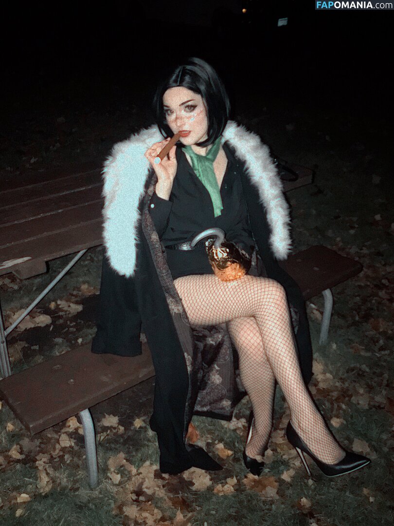 auroraiskira / kingauratv Nude OnlyFans  Leaked Photo #1