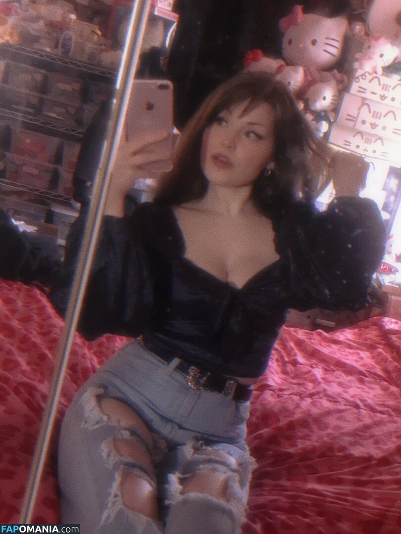 auroraiskira / kingauratv Nude OnlyFans  Leaked Photo #6