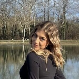Ava Abricot
