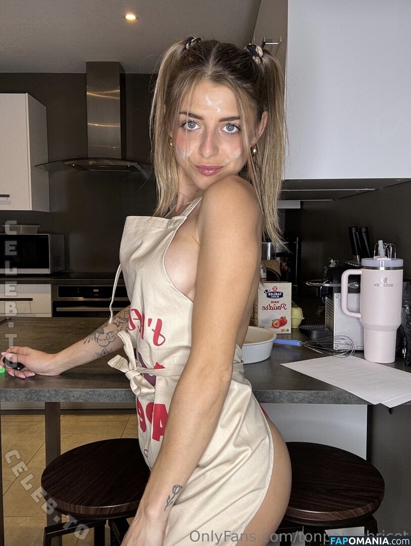 Ava Abricot / lepetit.abricot / tonpetitabricot Nude OnlyFans  Leaked Photo #10