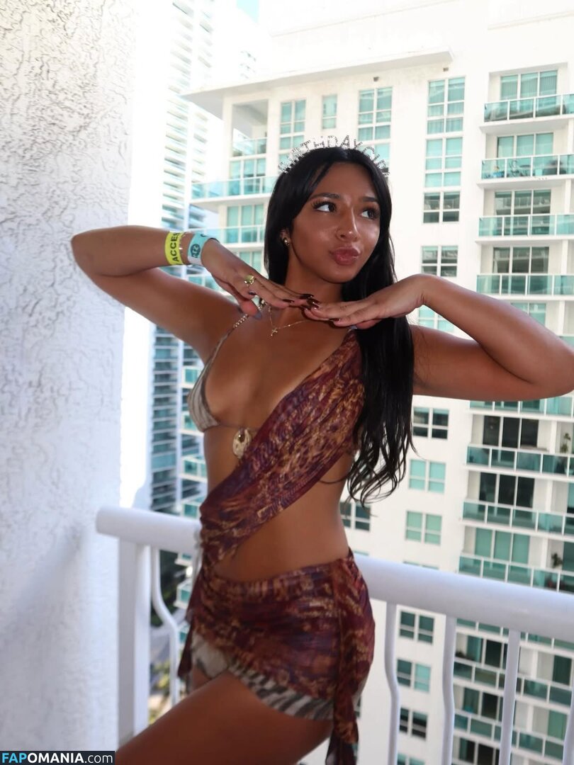 avaasanto / lifes.a.party.sorry.mom Nude OnlyFans  Leaked Photo #16