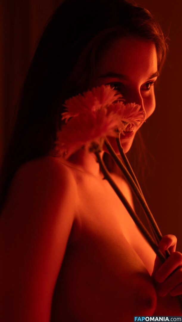 Avrelia Amaris / avreliee Nude OnlyFans  Leaked Photo #8