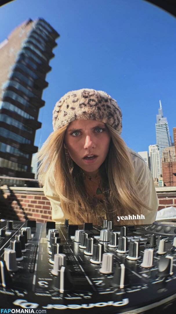 Axelle Maga / axelle.maga Nude OnlyFans  Leaked Photo #2