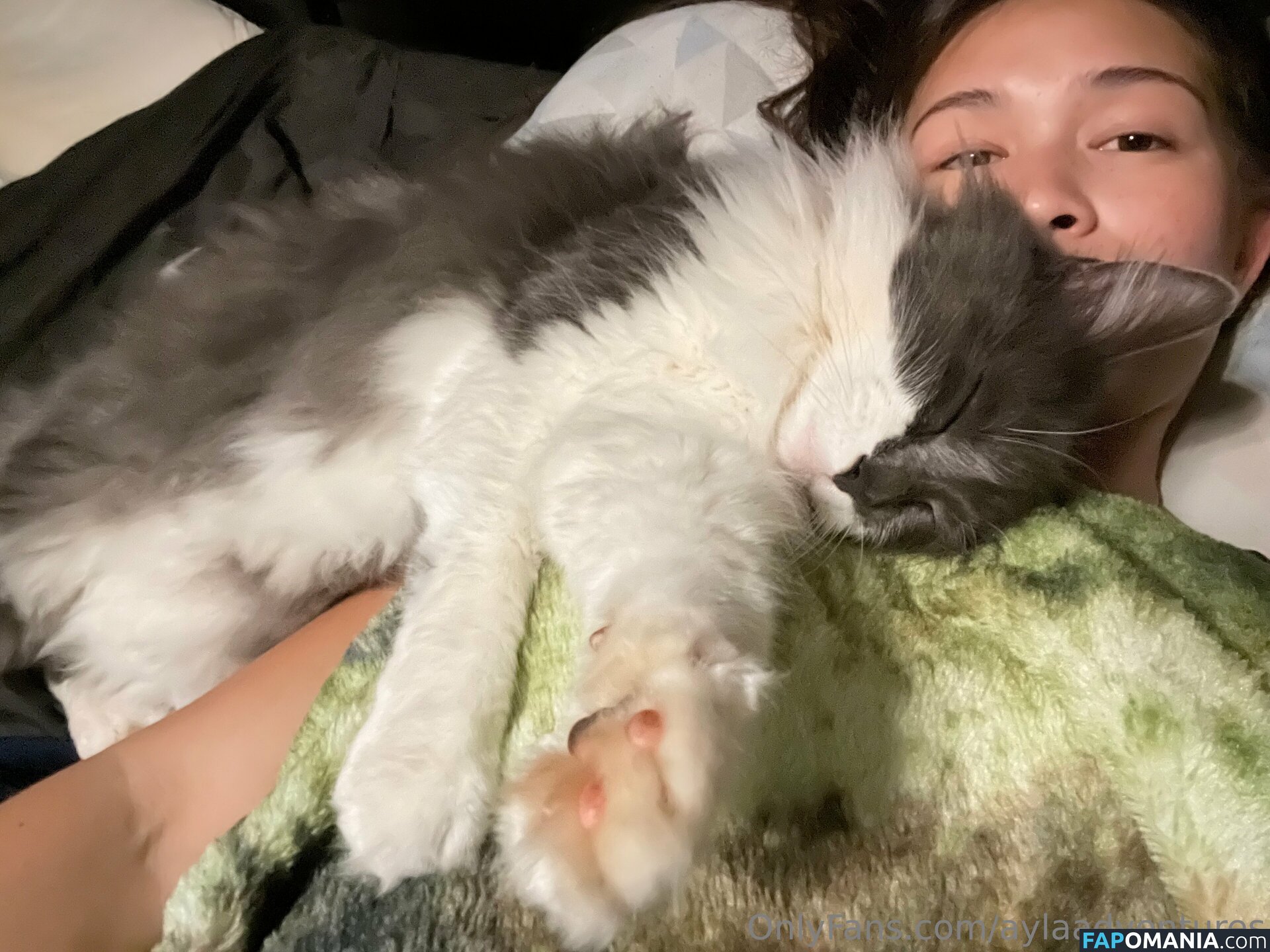 aylaadventures / aylaadventuress Nude OnlyFans  Leaked Photo #16