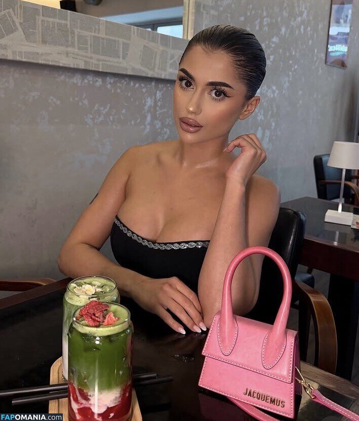 Azra Sokira / e.s.azra Nude OnlyFans  Leaked Photo #2