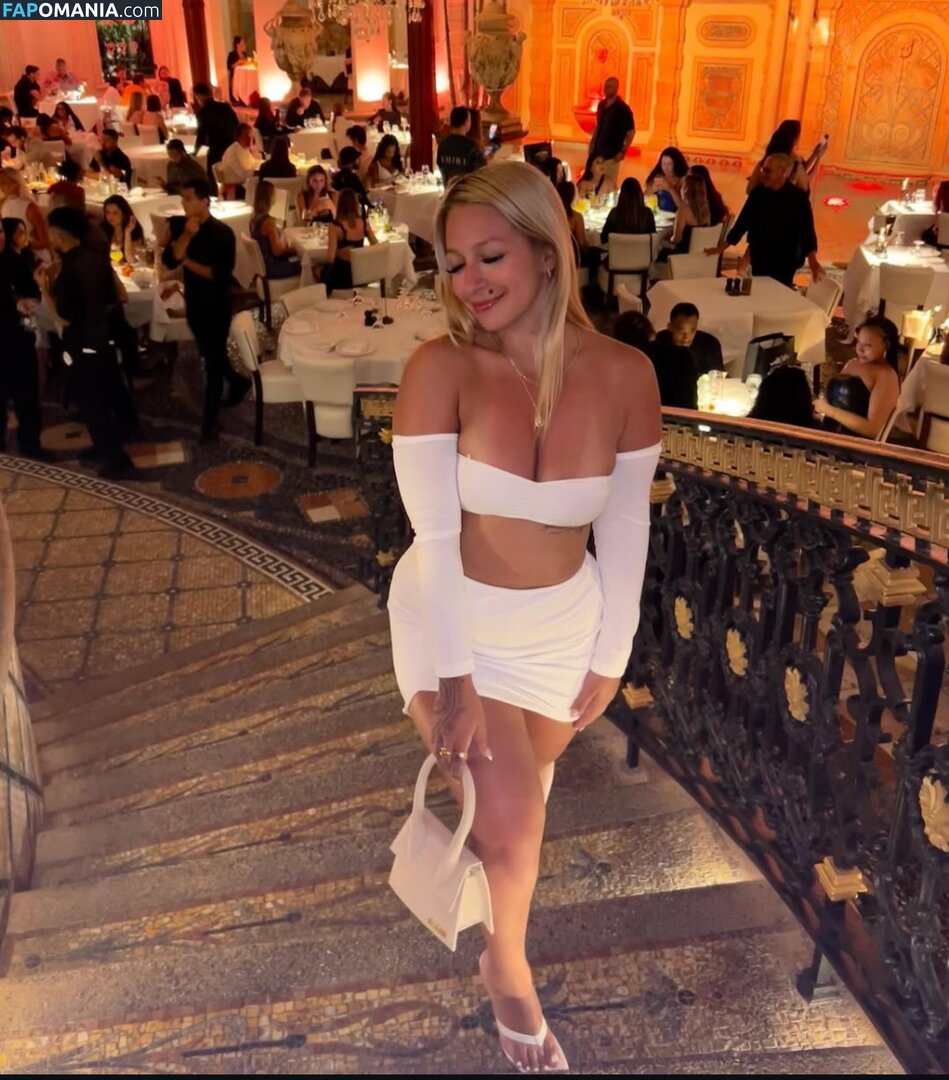 Bella.Thiccc Nude OnlyFans  Leaked Photo #3