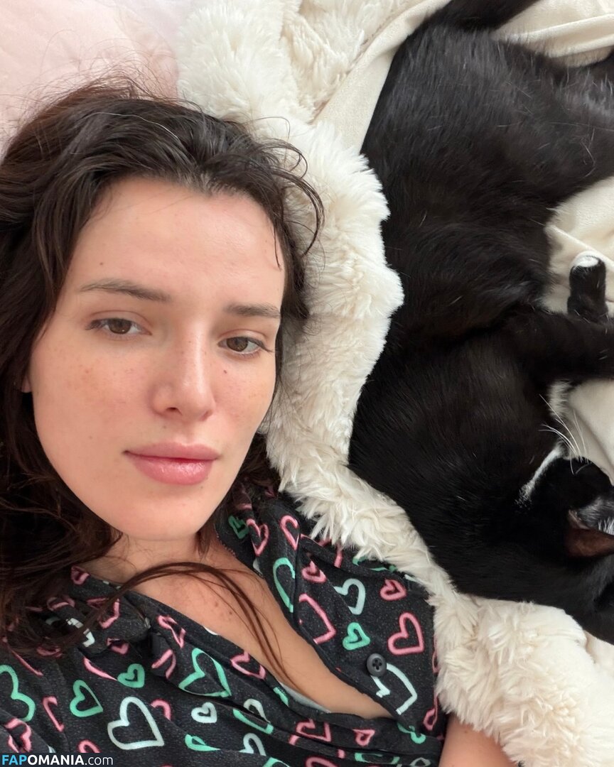 Bella Thorne / bellathorne Nude OnlyFans  Leaked Photo #8