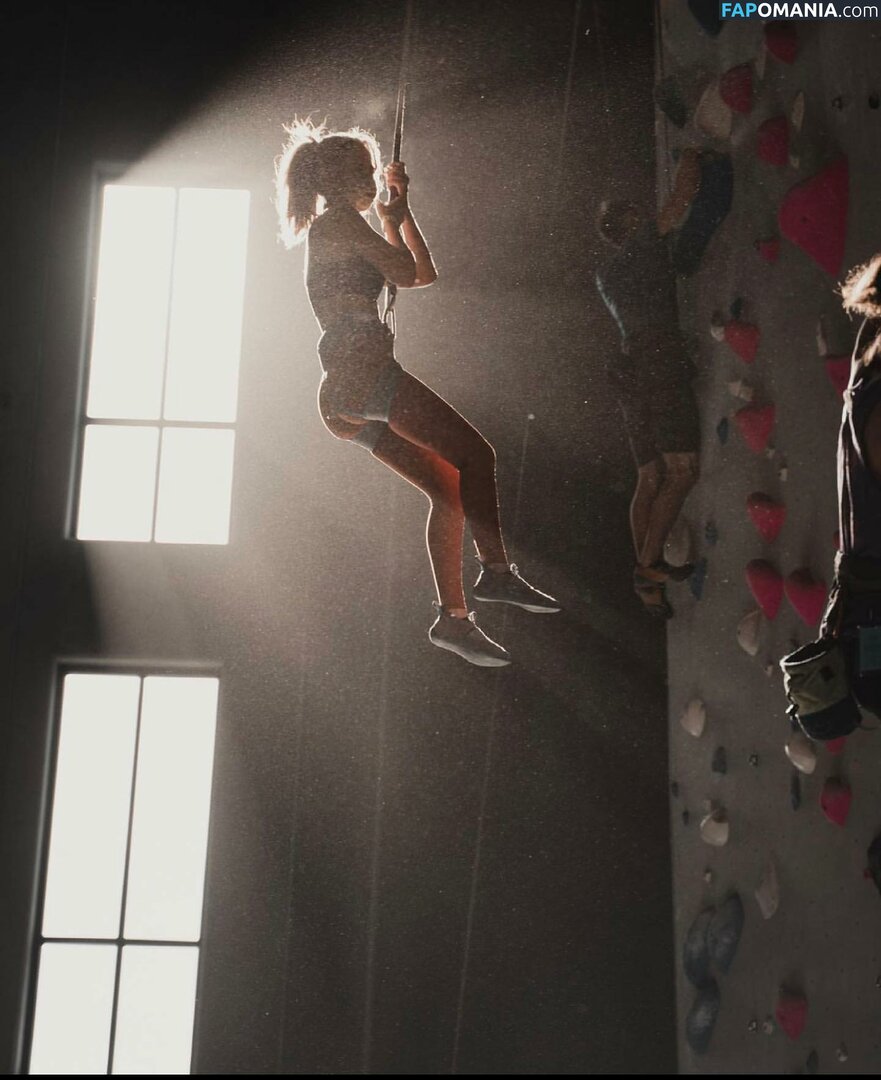 Bella / bellahadid / bellaraee Nude OnlyFans  Leaked Photo #16