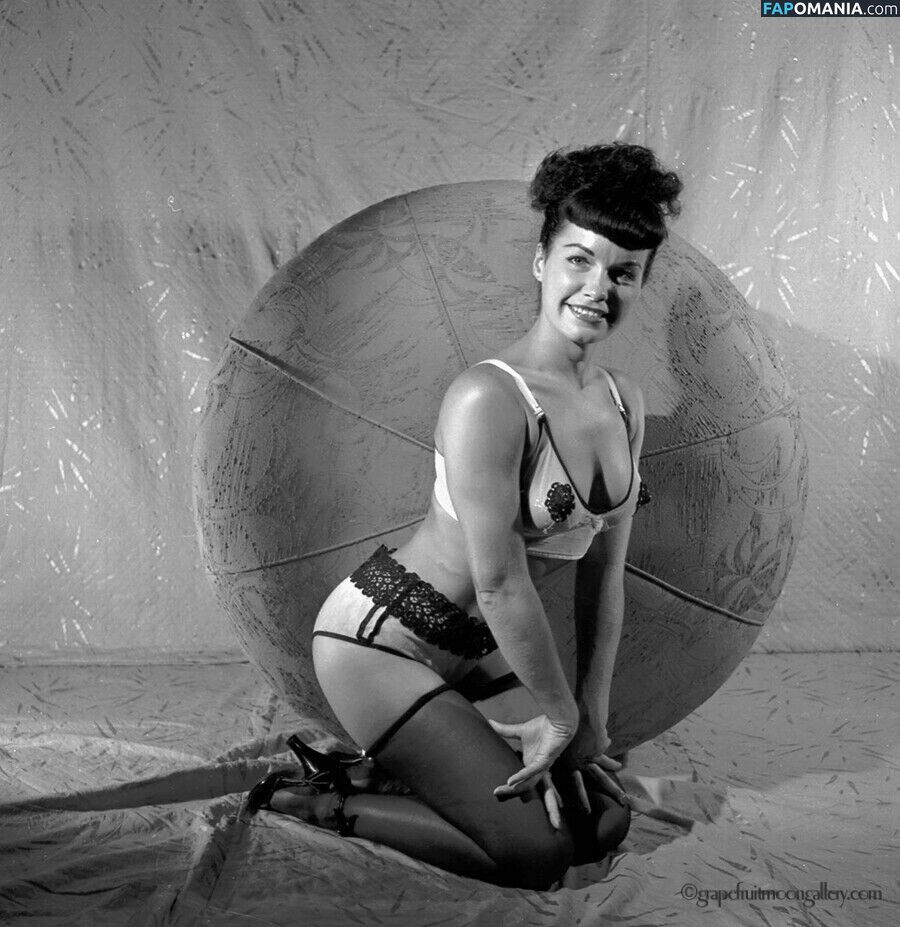 Bettie Page / bettie.page.xo / bettiepage Nude OnlyFans  Leaked Photo #58