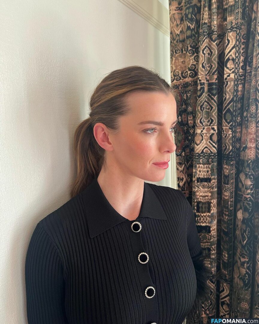 Betty Gilpin / elizabeth_lg Nude OnlyFans  Leaked Photo #10