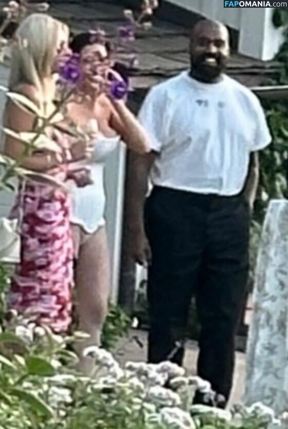 Bianca Censori / bianca.censori_official / biancacensori_official Nude OnlyFans  Leaked Photo #1038