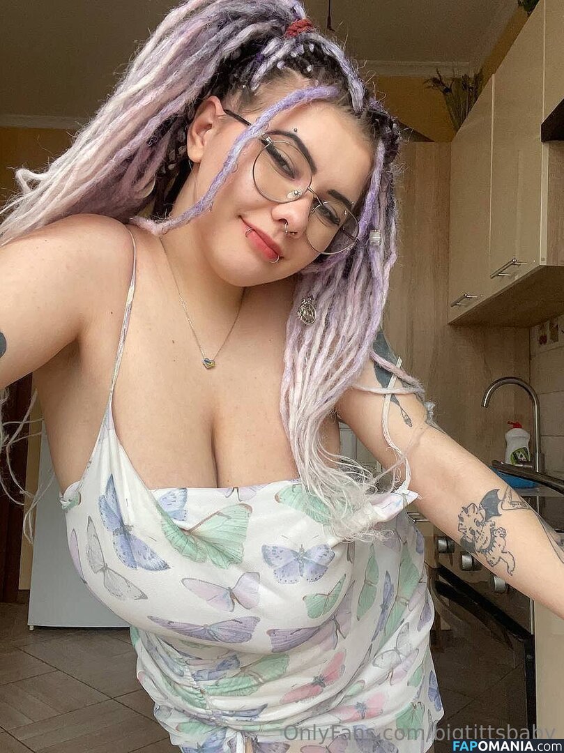 big.tits.baby.on.holiday / bigtittsbaby Nude OnlyFans  Leaked Photo #1